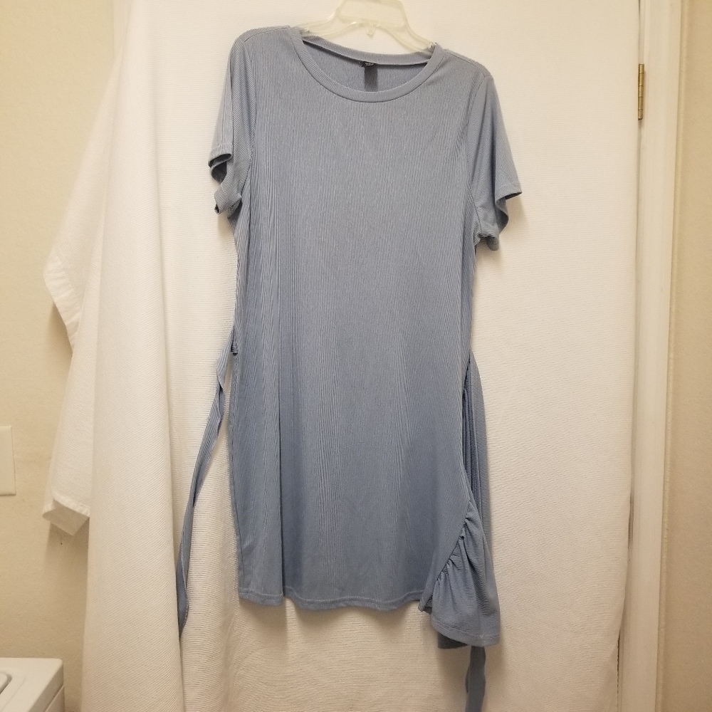Faux Wrap Dress - Picture 4 of 9